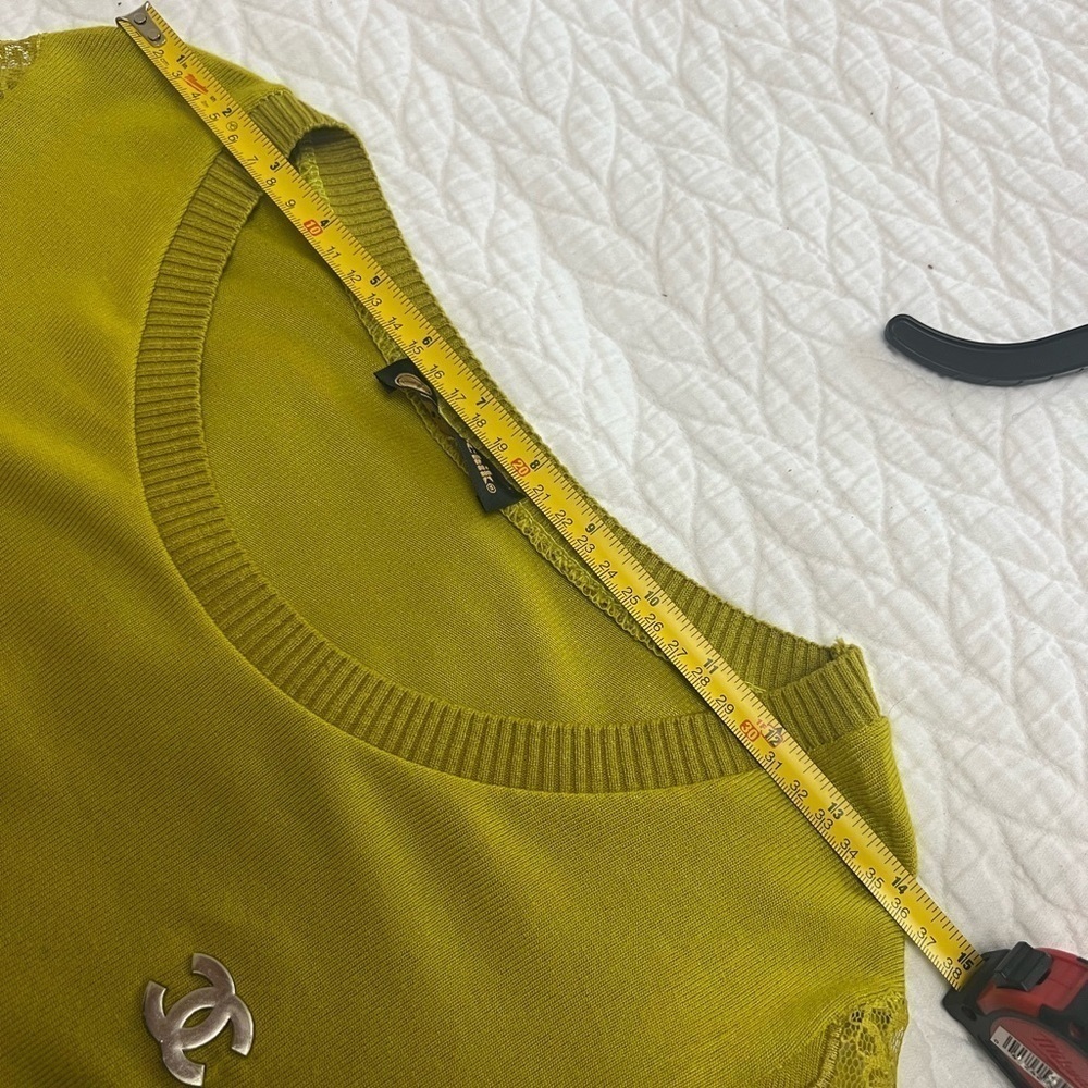 Mustard green Long sleeve top with lace detailing - Picture 8 of 12